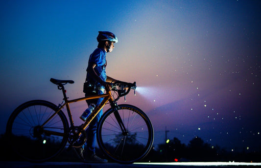 Sécurité à Deux Roues : Pourquoi Vous Devriez Opter pour un Éclairage Vélo LED Puissant et Rechargeable